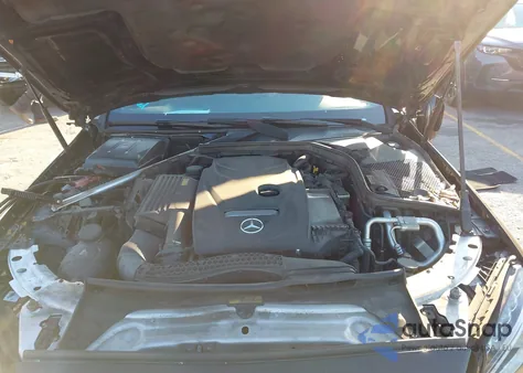 2017 Mercedes-Benz C 300 4Matic из США, поврежденный, VIN WDDWJ4KB7HF438039